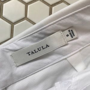 Aritzia Skirts - Aritzia White Envelope Skort Aritzia Skirts - Aritzia White Envelope Skort